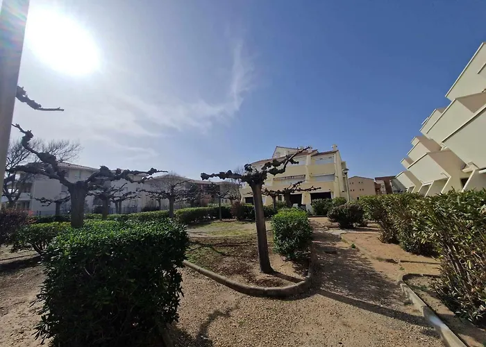 Cosy 2 Pieces, 4 Pers., A 2 Pas De La Plage, Parking Prive, Terrasse Avec Salon De Jardin - Fr-1-326-815